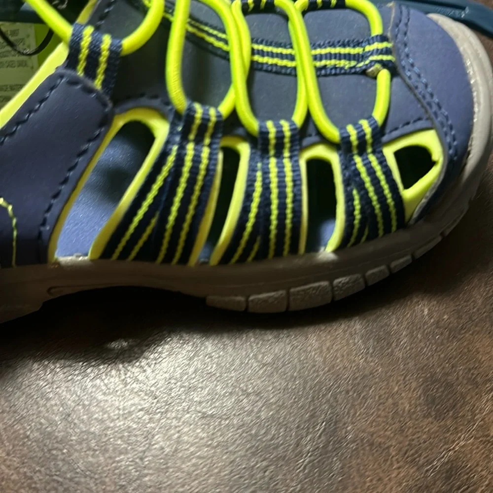 DSG Direct Youth Caged Sandals: BLUE/GREEN: NWT: SIZE 9